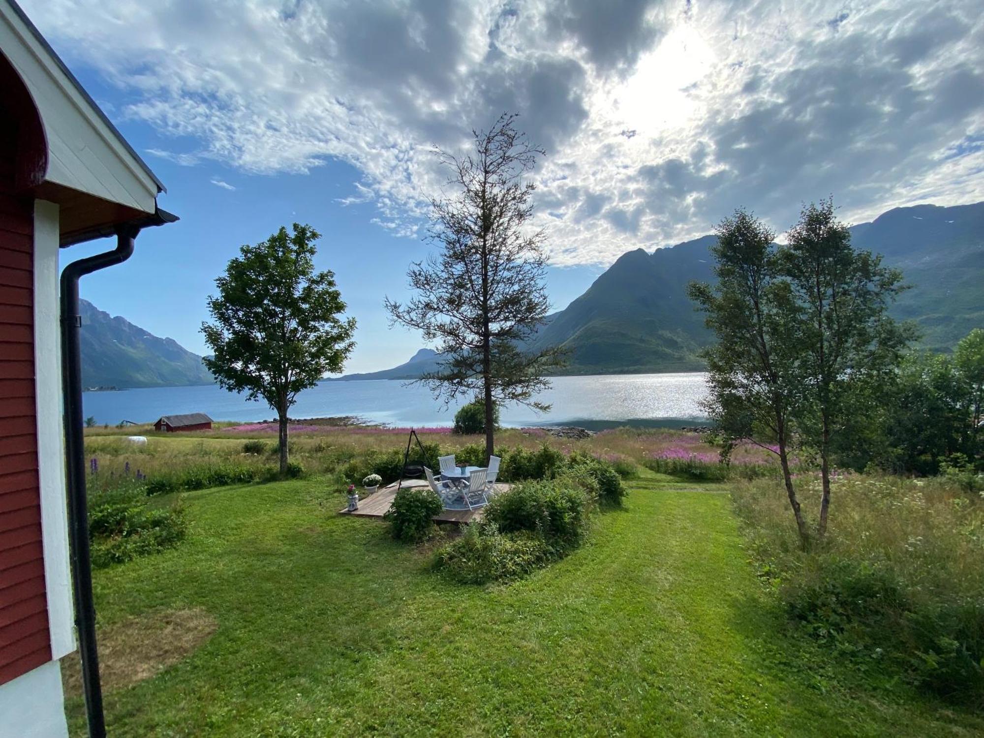 Unique And Charming House At The Foot Of Lofoten'S Highest Mountain 스볼베르 외부 사진